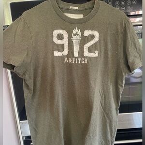 Abercrombie & Fitch tshirt